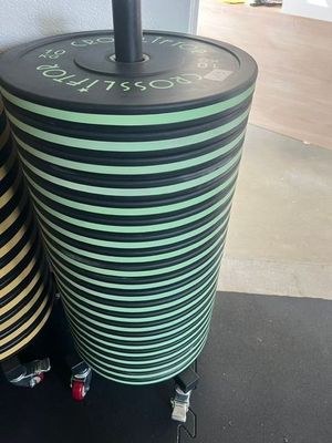 deux poubelles placées l'une à côté de l'autre