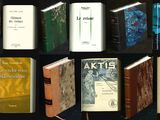 beaucoup de livres qui traînent sur une étagère