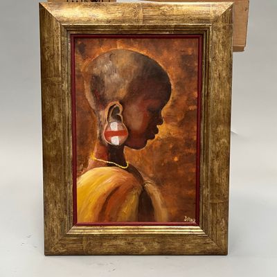 une peinture à l'huile représentant une femme vêtue d'une robe jaune, avec une rayure rouge sur le visage