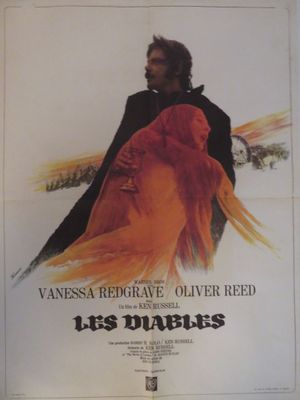 L'affiche du film « Les Diables » est accrochée au mur.
