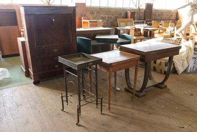 Lot comprenant un secrétaire à abattant, table de cage à ois…