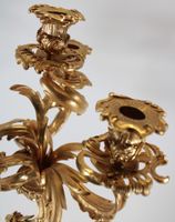 Important candélabre à six feux de lumière en bronze ciselé … (photo 4)
