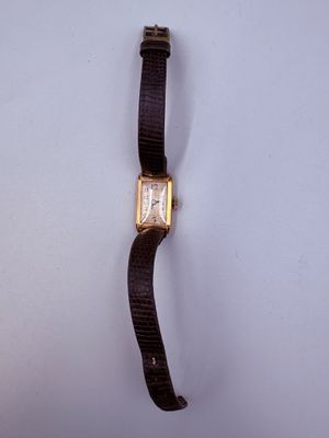 Montre-bracelet boitier rectangulaire en or jaune, cadran à …