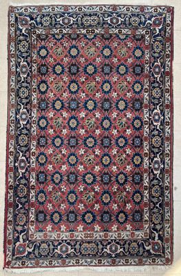 Tapis Véramine (chaine et trame en coton, velours en laine),…