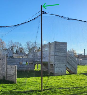 Ensemble de poteaux en acier comprenant environ : - Photo 1