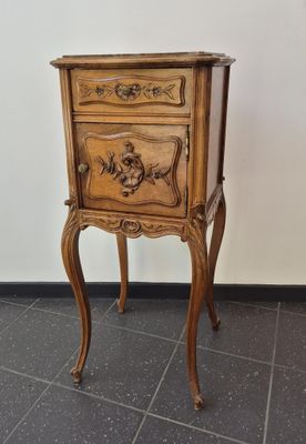 an image of a wooden table with a drawer on top of it