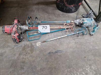 beaucoup d'outils qui traînent par terre
