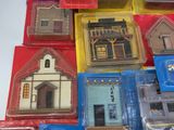 many different types of plastic houses in the package