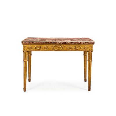 PAIRE DE CONSOLES EN BOIS SCULPTÉ ET DORÉ, ROME, FIN DU 18E …