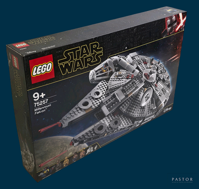 un coffret Lego Star Wars « Millennium Fighter » dans sa boîte