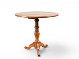 une image d'une petite table avec un plateau en bois
