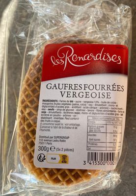 un paquet de gaufres emballé dans du plastique posé sur une table