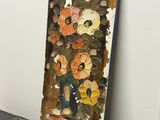 peinture représentant un vase de fleurs posé sur une planche en bois posée sur une table
