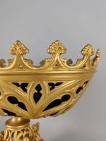 Grande COUPE de style néogothique en bronze ciselée et dorée… (photo 5)