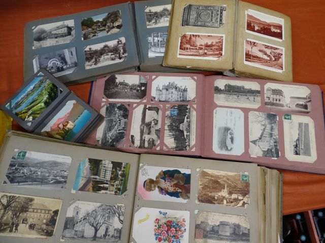 5 albums de cartes postales : villes, paysages, fantaisies, Suiss...
