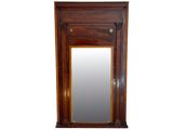 image d'un miroir avec un cadre en bois sur fond blanc