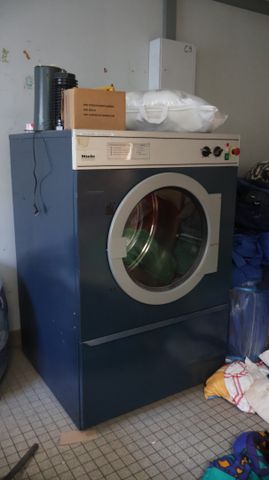 Sèche-linge professionnel MIELE 14kgs ancien
