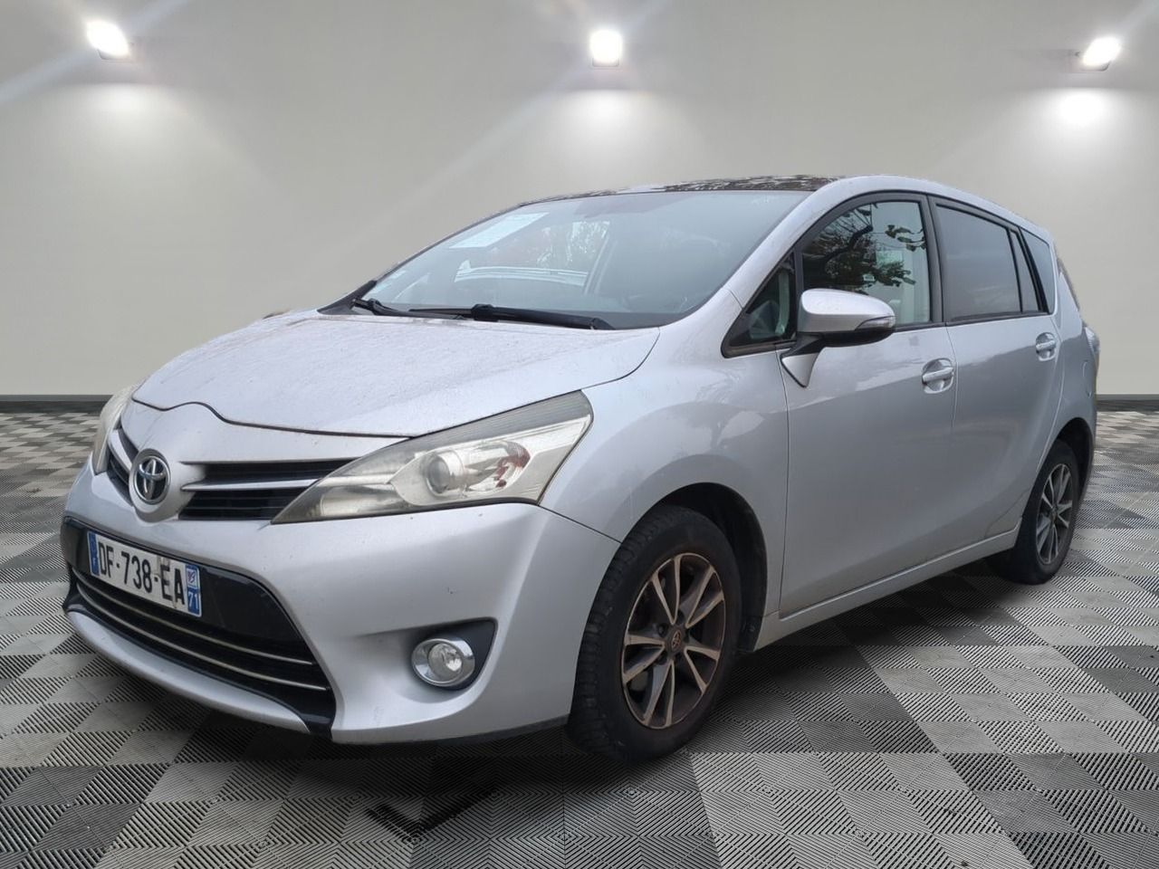 TOYOTA - VERSO 112 D-4D 5PL FAP BUSINESS - GO - Mise en serv…