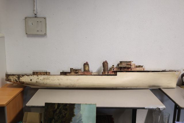 Maquette de pétrolier L : 260cm. En l’état