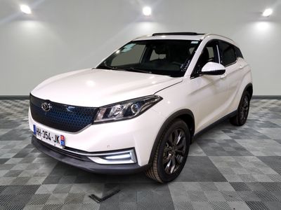 a picture of a white suv on a checkered floor