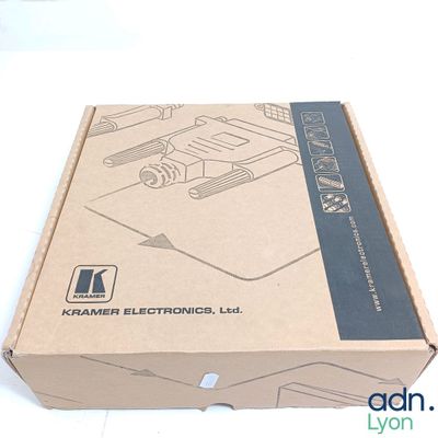 une boîte en carton contenant l'image d'un appareil électronique