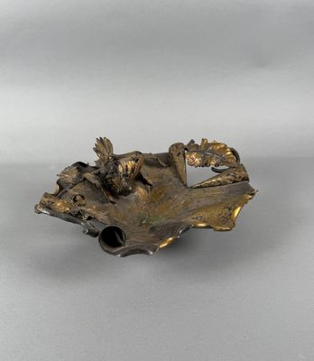 Beau vide poche en métal patiné et doré représentant un bass… - Photo 1