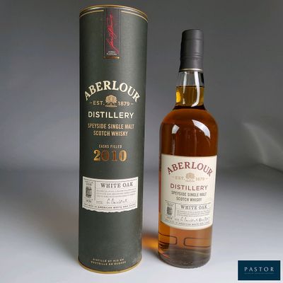 the bottle of aberlour distillery is next to the box