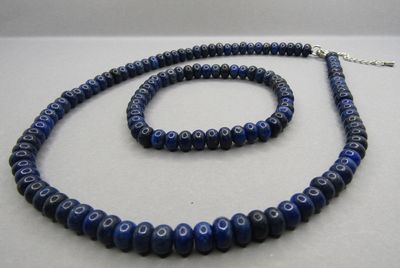Collier et bracelet élastique de fines rondelles de lapis la…