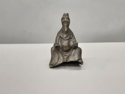 « moine en prière ». Petit sujet en bronze, cloche de table …