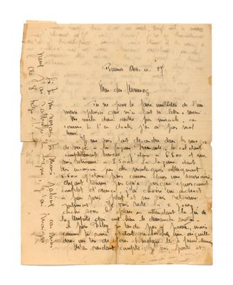 un vieux bout de papier sur lequel sont inscrits des mots, sur un fond blanc