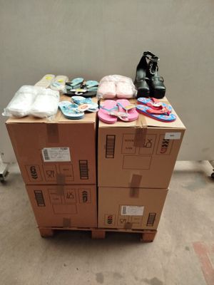 lot de 100 paires de chaussures été comprenant des tongs, de…