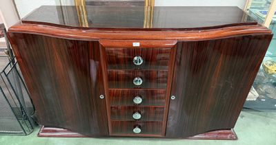 Buffet en placage d'acajou à cinq tiroirs en façade et deux …
