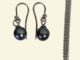 necklace and earring set with black pearls and silver chain