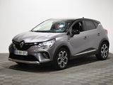 Le nouveau SUV Toyota C-HR est garé dans un showroom