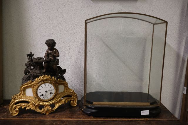 Pendule romantique bronze et régule « angelot musicien » à refixe...