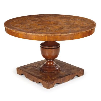 Table Centrale PlaquÉE DE Bois ET DE Ronce DE Noyer, 19e SIÈ…