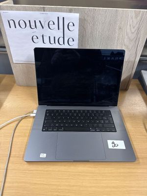 * Ordinateur portable APPLE MacBook Pro (CH742Y3PP7) - Photo 1