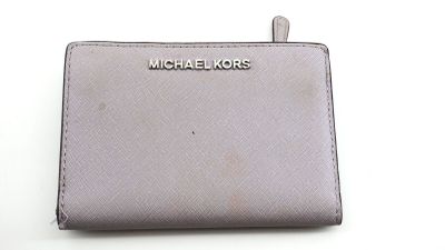 Portefeuille en cuir Michael Kors avec fermeture à glissière, couleur grise