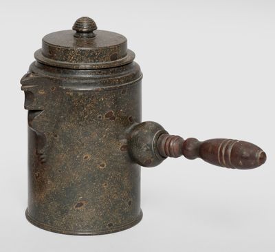 Serpentin-Schokoladenkanne Holz, dunkelgrau sowie -braun gem…