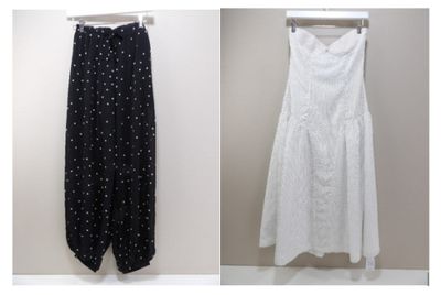 deux photos d'une robe blanche et d'une robe noire et blanche suspendues à un cintre