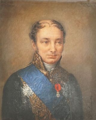 un vieux tableau représentant un homme vêtu d'un uniforme bleu et or
