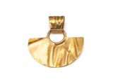 une image représentant un pendentif plaqué or avec un cercle au centre