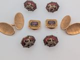 six paires de bracelets plaqués or, sertis de grenats