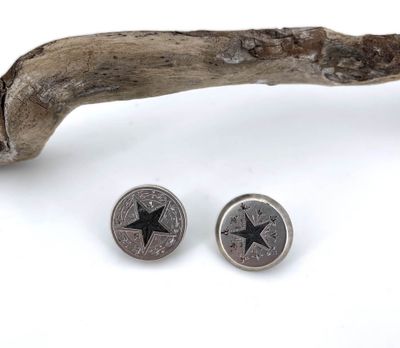 Deux boutons de col en argent 800°/°°° ornés d'étoiles de Sa… - Photo 1