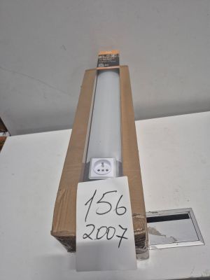 Lot composé de 8 réglettes LED destinées à l’éclairage intér…