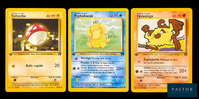 Trois cartes Pokémon sont représentées en ligne sur un fond noir
