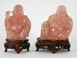 paire de figurines de Bouddha en jade rose sculptées, sur socle