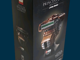 une boîte contenant un véhicule Lego Star Wars