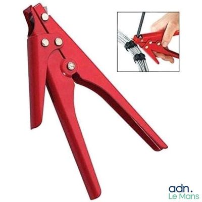 La pince rouge sert à couper les fils.