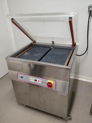 l'image d'une machine installée dans une pièce
